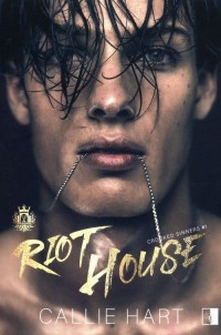 Riot House - okładka książki