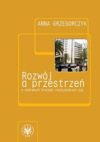 Rozwój a przestrzeń w wybranych - okłakda ebooka